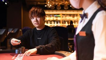 日本ポーカー界を盛り上げる「世界のヨコサワ」について