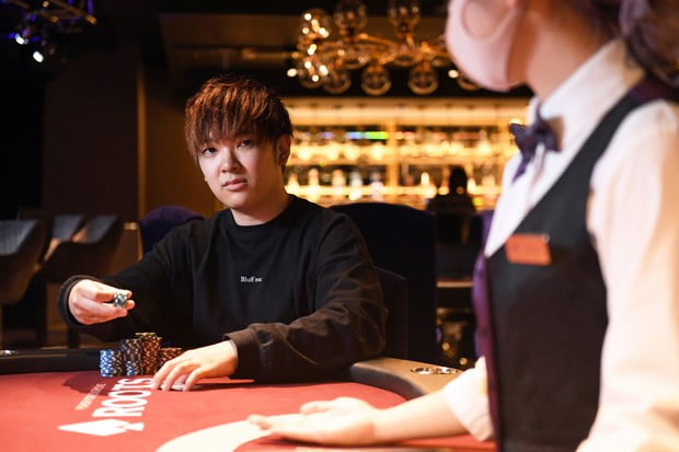 日本ポーカー界を盛り上げる「世界のヨコサワ」について